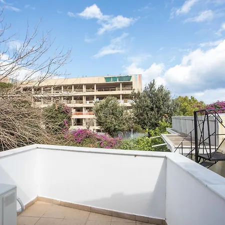 דירה Marianthis House